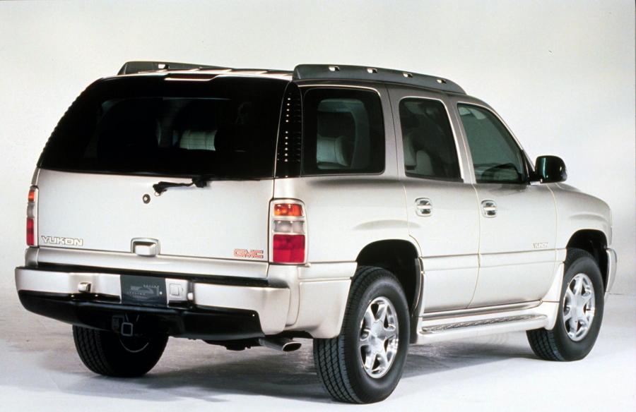  GMC Yukon 2000 года  (фото 33 из 51)